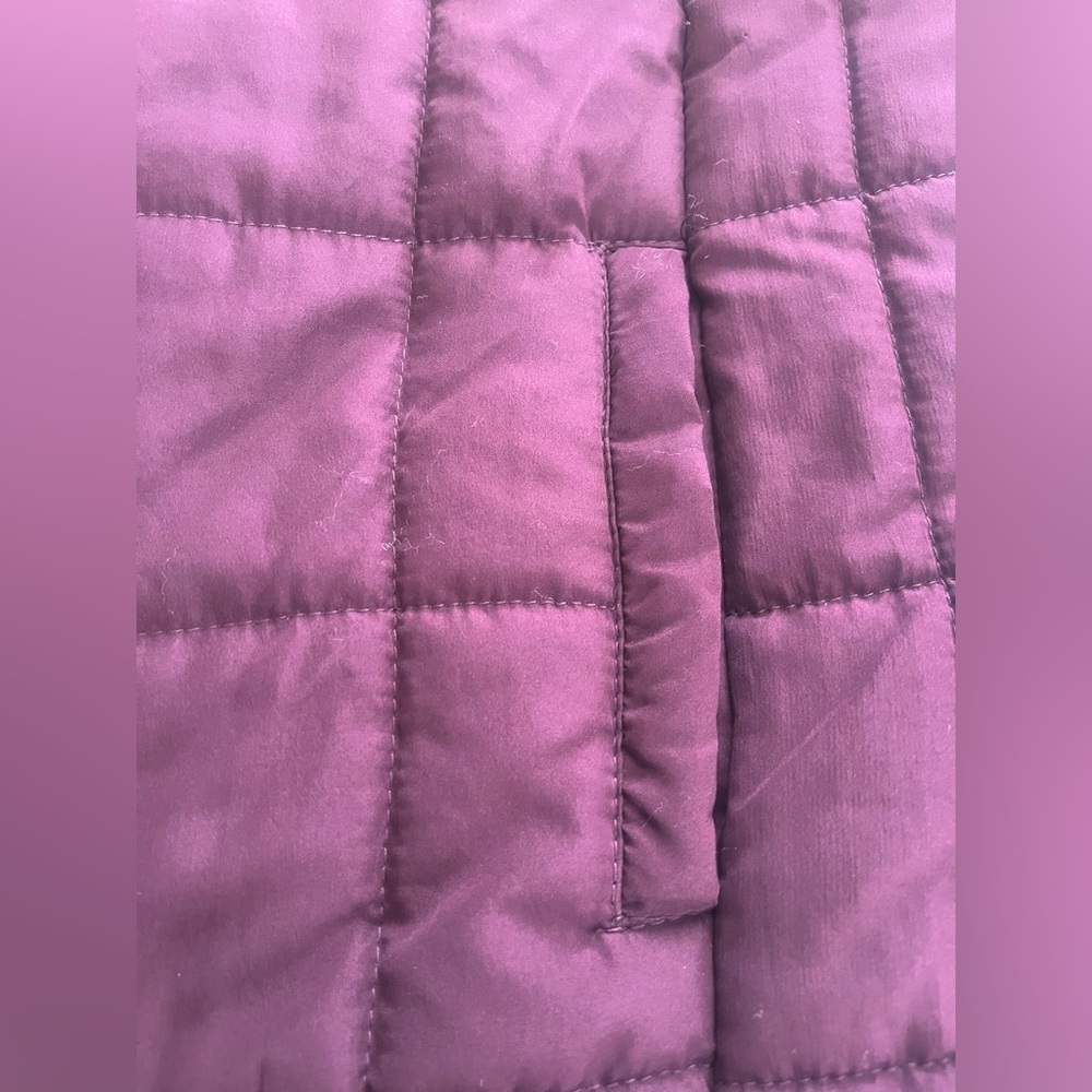 New York & Company Cranberry Quilted Vest Women’s Size Medium - Picture 15 of 15